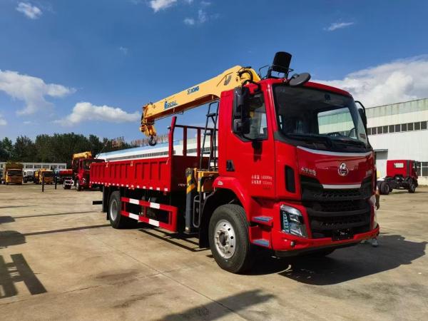 Convenient and Efficient 4x2 Cargo Mobile Transportation Machinery With Power Arm Dump Truck for Sale