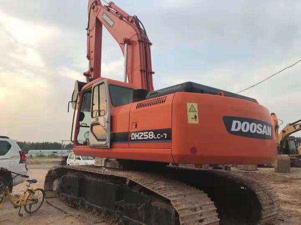 A garra coreana DH300-7 do triturador do tipo usou a máquina escavadora de Doosan