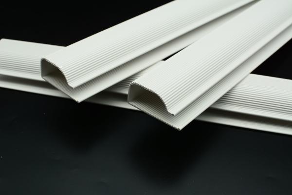 Gestion des câbles en PVC