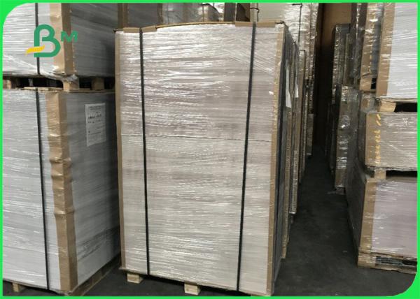 Papel da polpa de madeira 45gsm 48.8gsm Newsprinting de 100% para o livro de texto liso