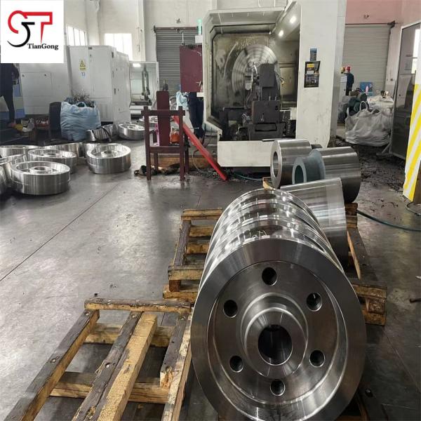 Heavy Duty Forged Gear 20CrMnTi Forged Steel Alloy Normalized Tempered For Crusher Gear