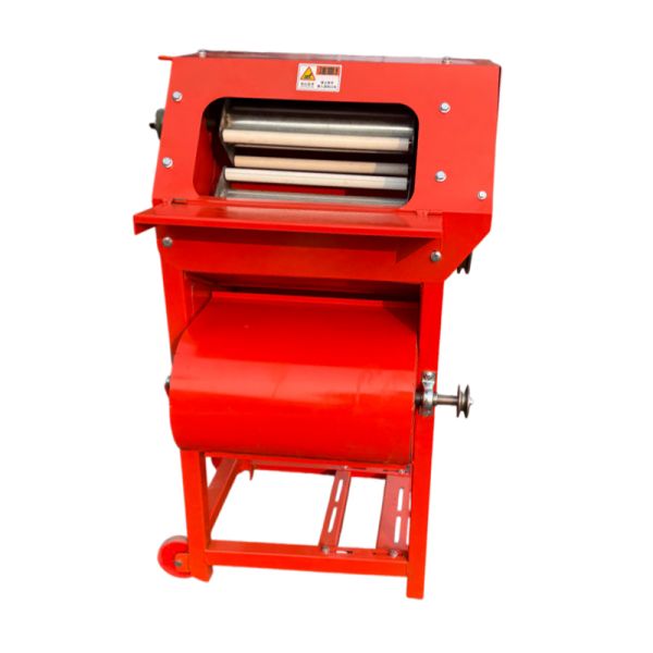 Farm Peanut Picking Machine 500kg/h Mobile Groundnut Harvester Machine