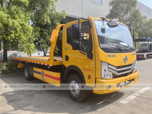 China Flat Bed Wrecker Tow Trucks Load Capacity 4 Tons Body Length 5 Meter