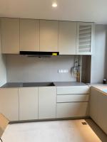 Cuarto de cocina contemporáneo HPL a prueba de fuego Conjunto de latón y deslizadores de cierre suave