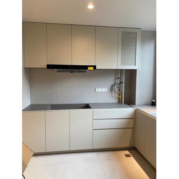 Contemporary HPL Fireproof Kitchen Cabinet Set with Brass and Soft Closing Sliders Blum Hinges