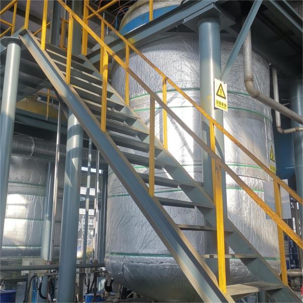 Parte aParte B100100 Sistema de PU para isolamento por pulverização por agentes de sopro de água de baixa densidade