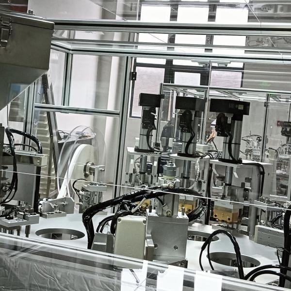 Automatic Filling Machine For Desiccant Cap High Filling Accuracy Turntable Type Operation