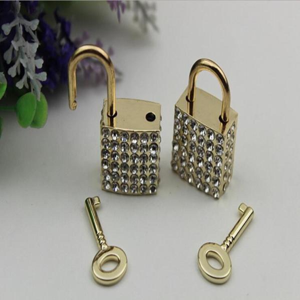 China manufacturer zinc alloy light gold diamond decorative square padlocks