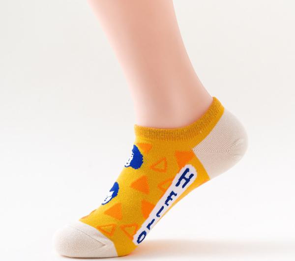 Jacquard Logo Ankle Length Socks Soft Hand Feeling Various Pattern Available Ankle Socks For Pain