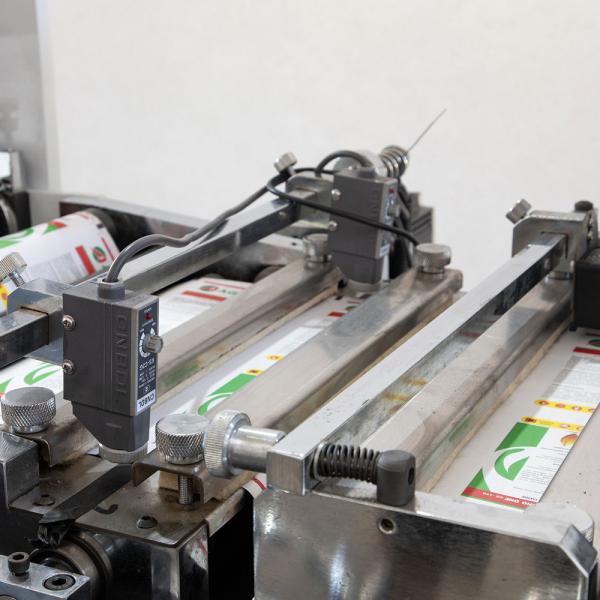 3.7kw Flat Bed Die Cutter 380V 3 phase with high precision