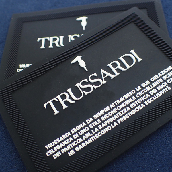 Подгонянные ярлыки одежды PVC одежды мягкие резиновые