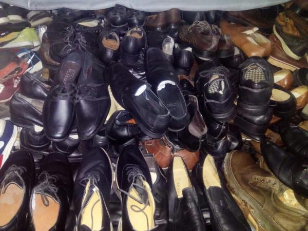 All kind of used shoes cream quality for your choose,used shoes used clothing used bags
