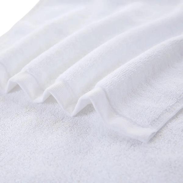 Customer Logo 600 GSM 100% Cotton Square Towel for Quick Drying and Soft Touch