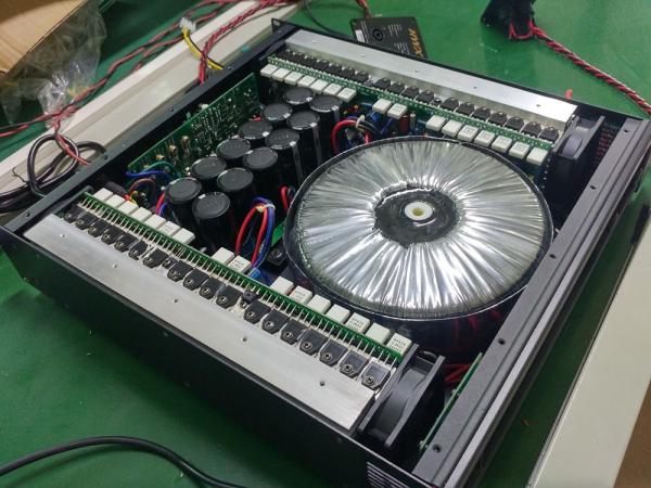 2 Channel pro amplifier high power amplifier audio power amplifier 2x1350 , DE1300