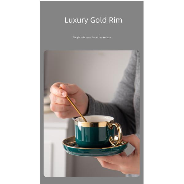 Des ustensiles de table en céramique de luxe pour Noël, une tasse de thé et une tasse de café.