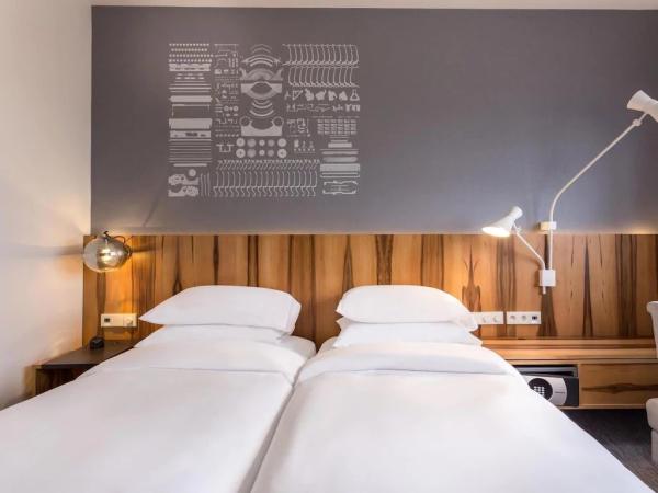 Algeria furniture supplier for Hotel interior design bedroom furniture melamine board bed with wardrobe and desk table