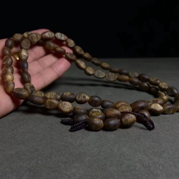Aromatic Agarwood Beads Handmade for Meditation Prayer and Aromatherapy Supporting Mindfulness and Spiritual Growth
