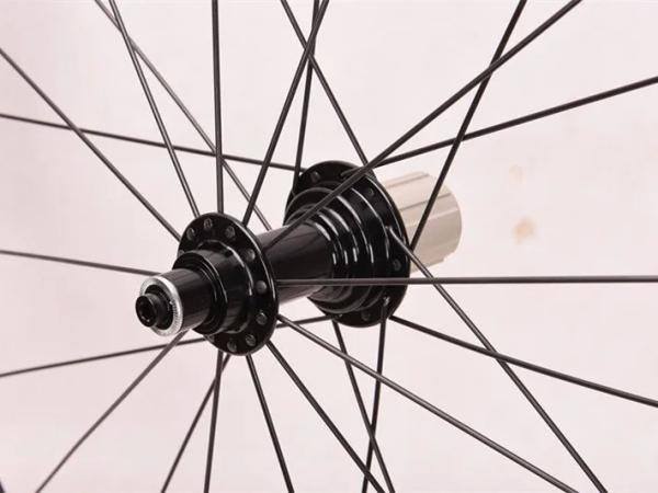 12K R13 V Brake System 700C Carbon Fiber Road Bicycle Wheelset with Aluminum Alloy Brake Surface and Pillar 1423 Spokes