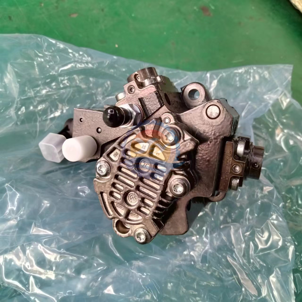 SK130-8 SK140-8 SK135SR Diesel Fuel Pump D04FR Fuel Injection Pump 32G61-00300 VA32G6100300 VA32G61-00300 0445020083 for Kobelco