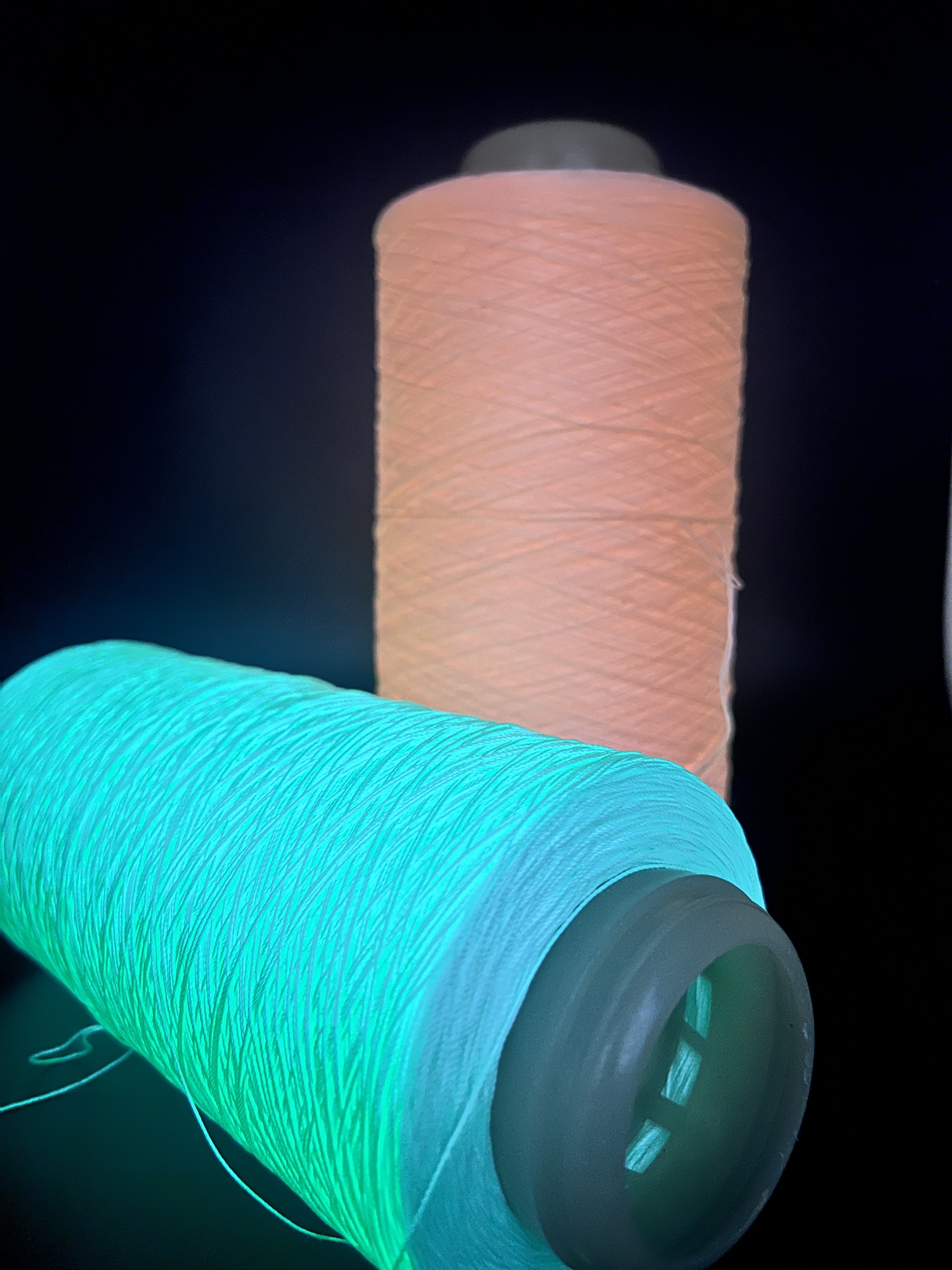 450D Glow In The Dark трикотажная пряжа полиэстер для ткачества свитера