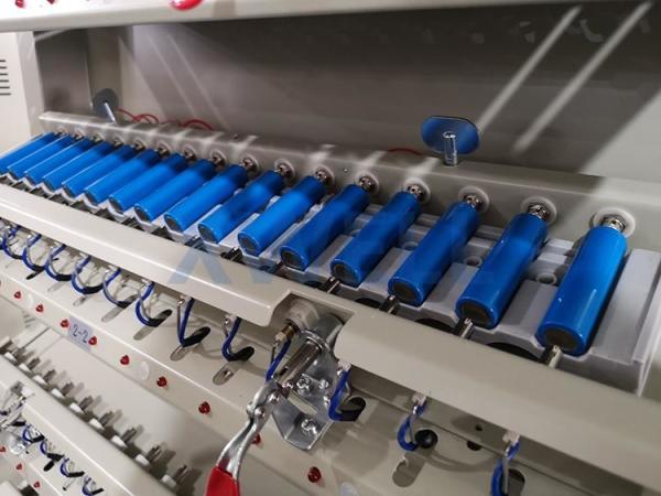Máquina cilíndrica da descarga da bateria dos canais da máquina de classificação 512 do bloco da bateria de lítio