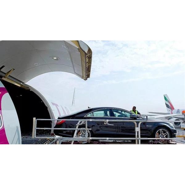 Electric Car Hongqi H9 2022 2.0t EV with Panoramic Sunroof in White Exterior Color