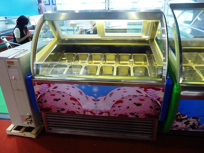 Коммерчески витрина мороженого Gelato ветроуловителя замораживателя дисплея мороженого