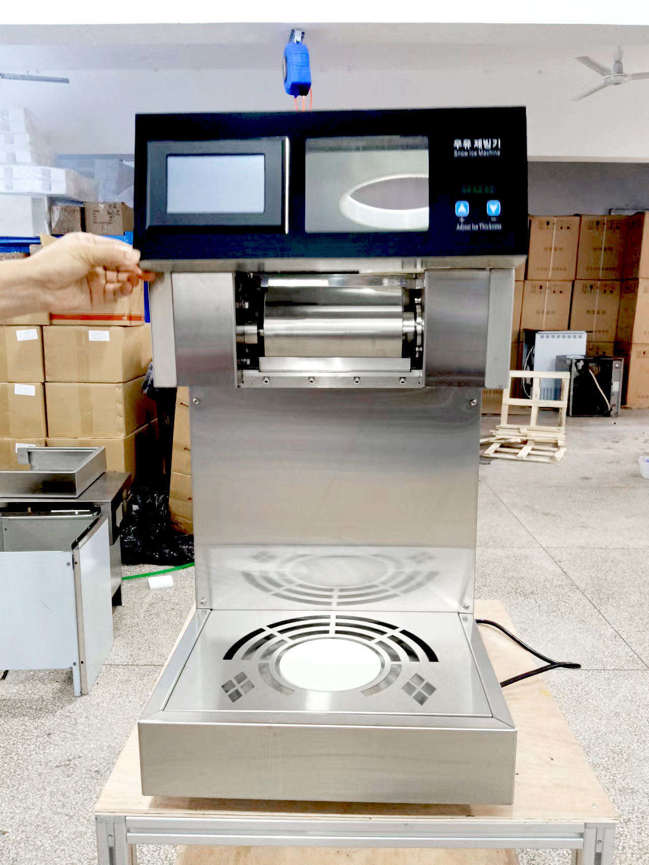 Customized Dessert Bingsu Shaved Snow Ice Machine Snow Flake Cream Bingsu Machine