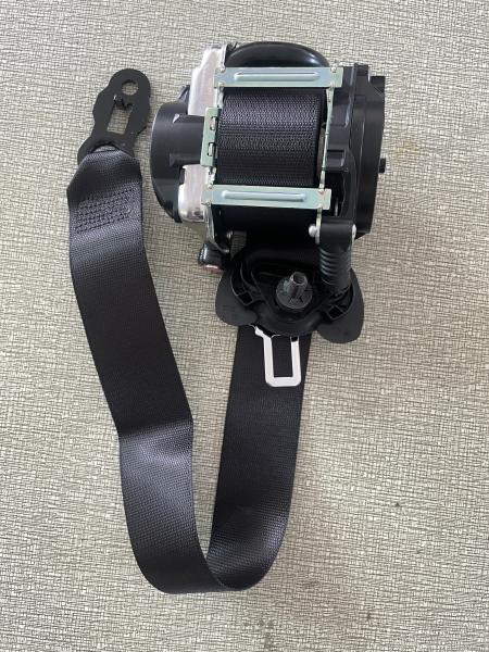 Three-point Seat Belt Assembly For BMW G60 G68 G70 G90 M5  Black Milky white