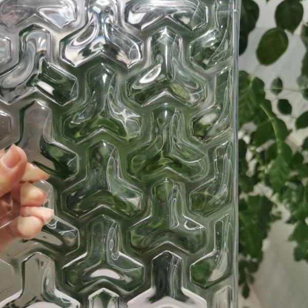 Décoration contemporaine du verre fondu par processus de fusion à chaud