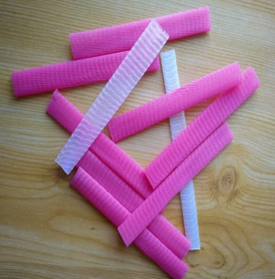 PE Material Protective Netting Sleeve Tasteless 1CM Width For Rose Flower