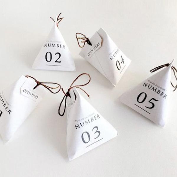 Kraft Paper Recycled Gift Bags Personalized Metallic Foil Candy Bags With Rope