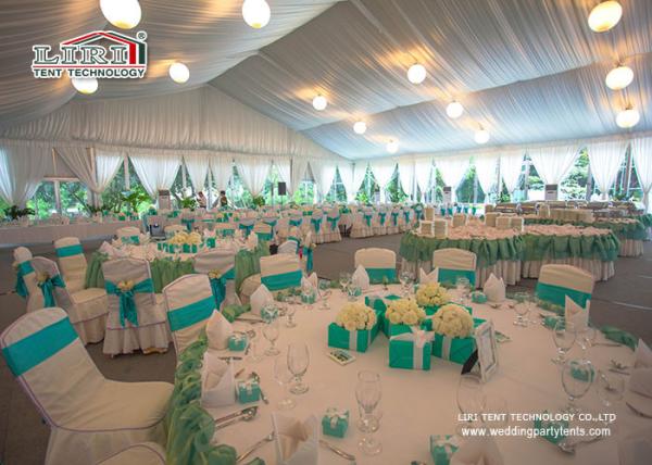 Barracas luxuosas exteriores do casamento