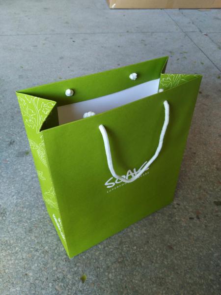Eco-friendly durable customize paper shopping bags with  cottom rope handle