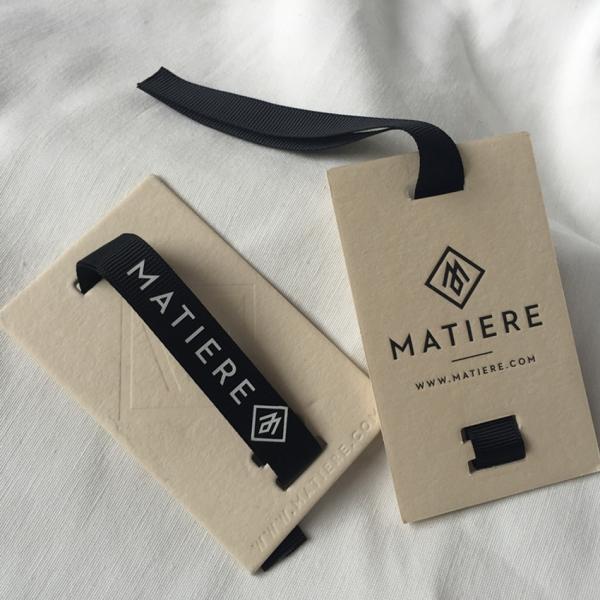 чувство бирок 3Д одежды бирок вида одежды 12мм прикрепленное лентой творческое в розницу