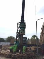 A pilha furada giratória hidráulica Rig Machine do transporte total, fundação que empilha o aluguer KR125K do equipamento torce 125k N.m