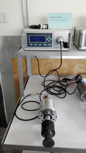 Ultrasonic Sealing Packaging Equipment 2000W , Handheld Sewing Machine For Cups