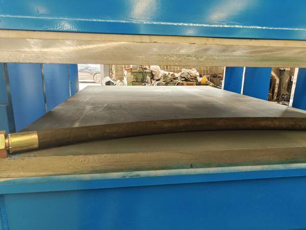 800 Ton Clamping Force Rubber Vulcanizing Press For EPDM Rubber Sheet Manufacturing