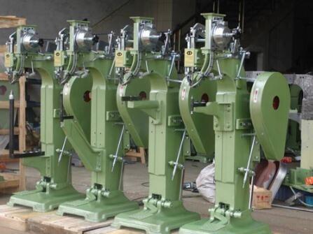 máquina de aço do prego 3/4HP, máquina do rebite da bagagem para a produção do saco do trole