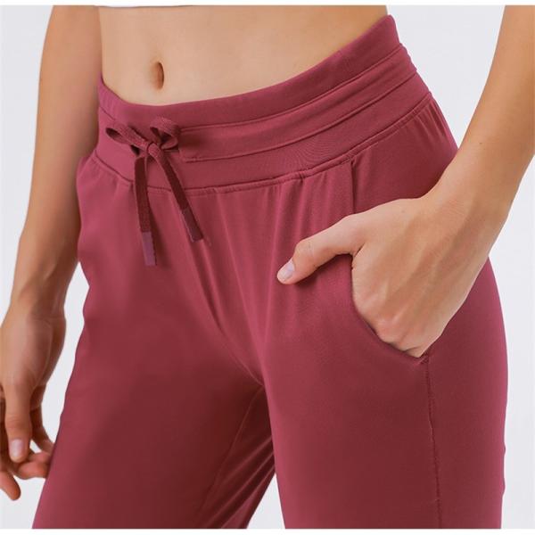 Jogger Workout Side Pocket Yoga Pants Nylon Moisture Wicking For Women