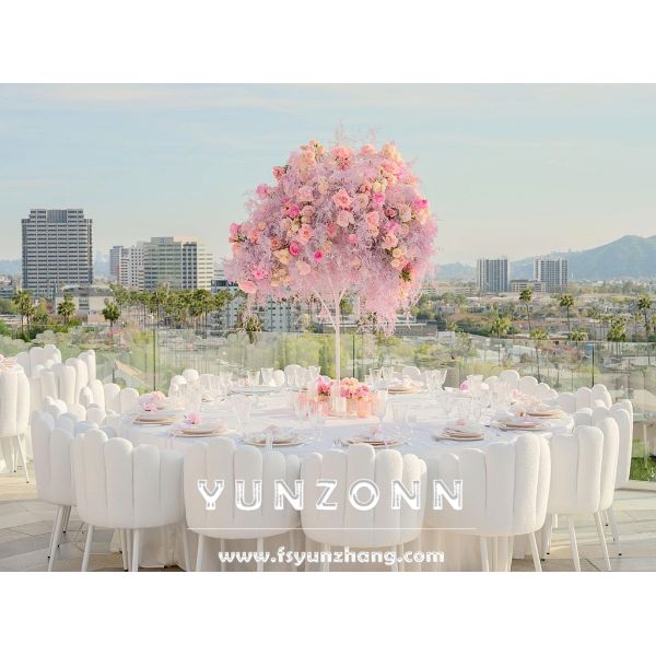 Dubai Luxury Style Furniture for Wedding Events Banquet Hall Royal Chairs Finger Shaped Velvet Customization Dining Chairs