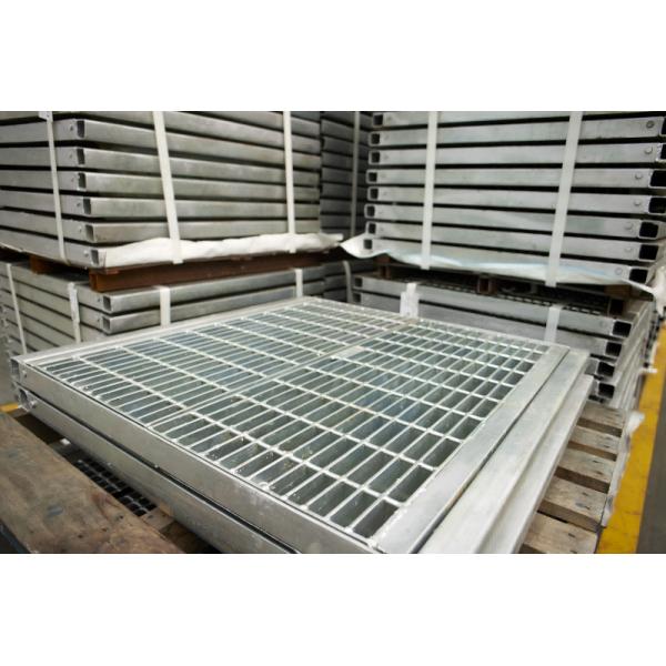 Heavy-Duty ASTM A36 Carbon Steel Galvanized Bar Grating Serrated Welded Floor Grate for Walkways