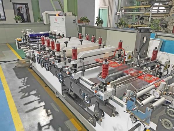 Special Shaped Spout Laminating Pouch Making Machine 35M/MIN For Liquid Package