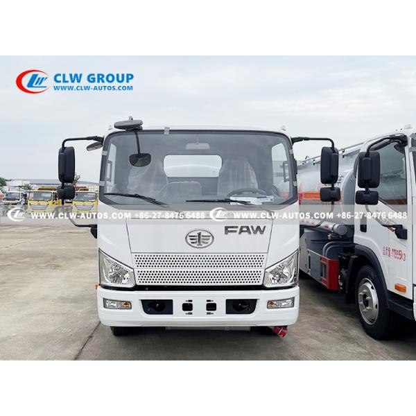 FAW J6F 5000 Liters Fuel Transportation Truck Corrosion Resistant Tank With Dispenser