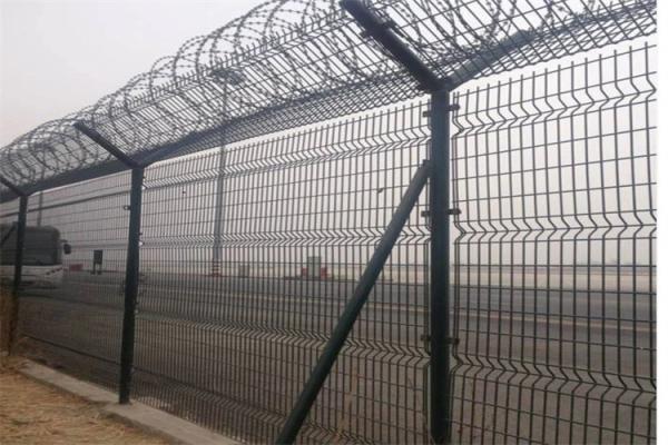  High Quality Galvanized And Powder Coated Welded Wire Mesh Fence Airport Security Fence Design With Barbed Wire