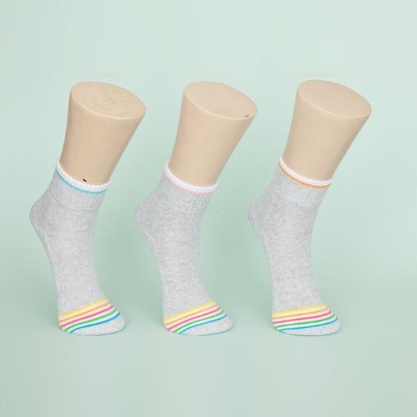 La couleur respirable d'été barre les socquettes grises des hommes avec des matériaux d'Elastane