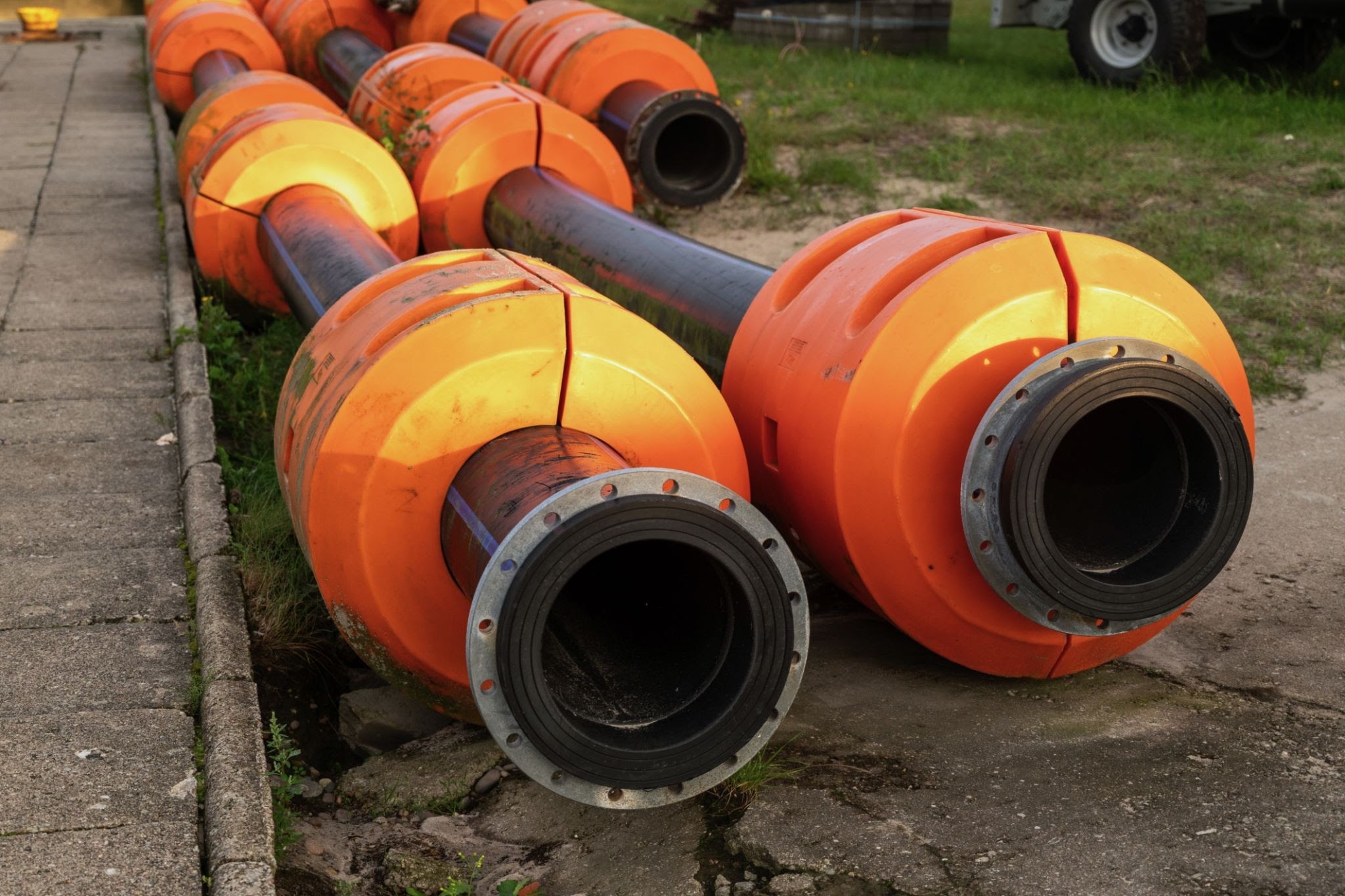 Heavy-Duty Polyethylene (HDPE) Pipe Floaters for Dredging Marine Pipelines UV-Resistant PE Pipe Floats
