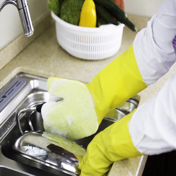 Однослойный прокисать прокладывает перчатки губки Dishwashing для домочадца работает черное