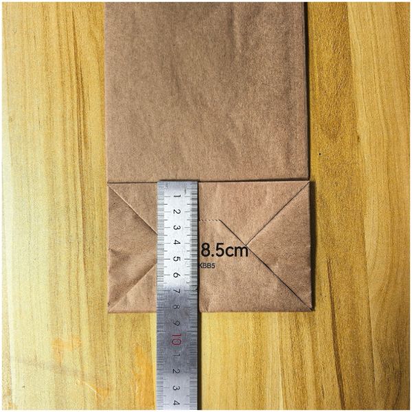 Die-Cut Handle Kraft Paper Bag – D-Shaped Cut-Out Handle, Square Bottom, 80-140gsm