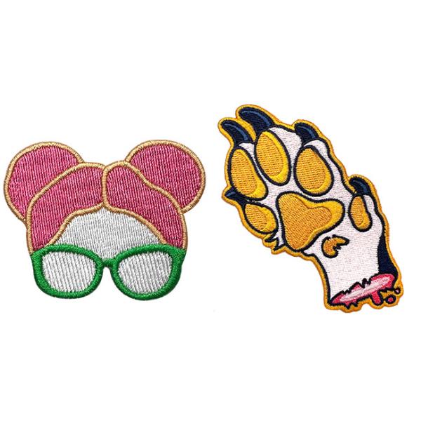 Милый утюг лапки собаки коробки на заплате вышитом 100% одежды следовать цветами PMS